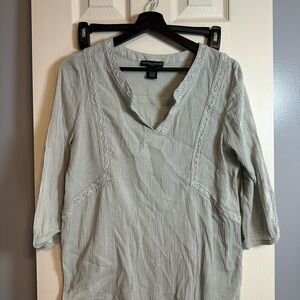 Preswick & Moore Light Gray Tunic Top